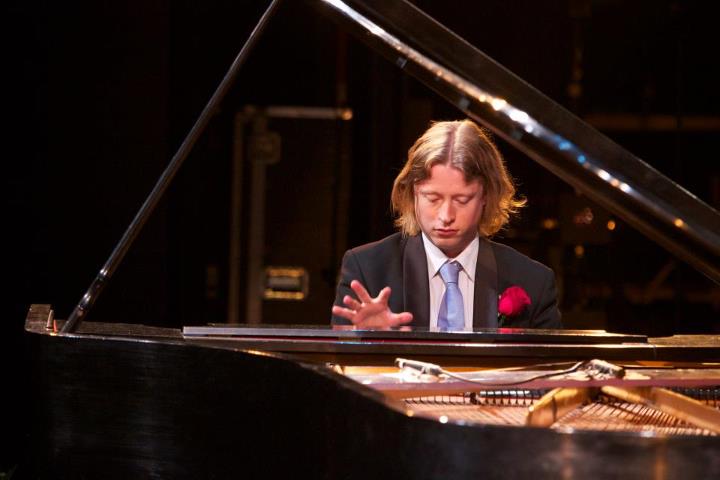 Piano lessons - All styles and levels; Specialty: (classic) improvisation Image eClassifieds4u