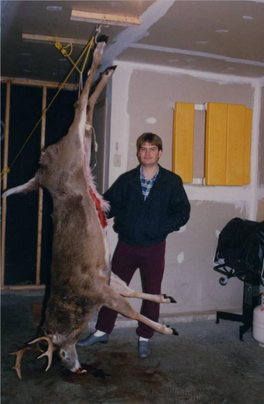 BIG WHITETAIL BUCK HUNTING IN THE 300 LB RANGE Image eClassifieds4u