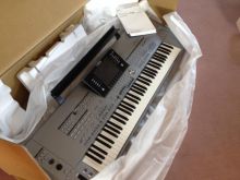 FOR SALE: Yamaha Tyros 5 Workstation Keyboard