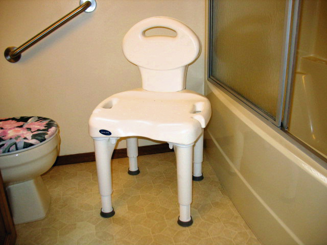 CLEAN INVACARE I-FIT HEAVY DUTY BATH OR SHOWER CHAIR FOR SALE Image eClassifieds4u