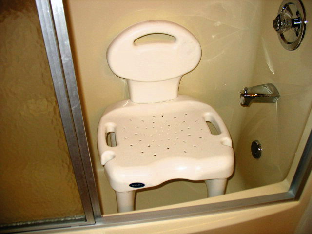 CLEAN INVACARE I-FIT HEAVY DUTY BATH OR SHOWER CHAIR FOR SALE Image eClassifieds4u