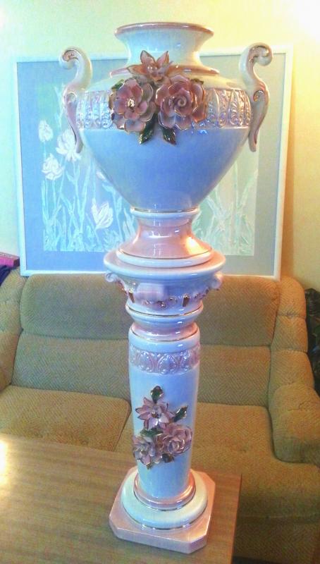 Antique Porcelain Capodimonte Pedestal & Jardiniere Image eClassifieds4u