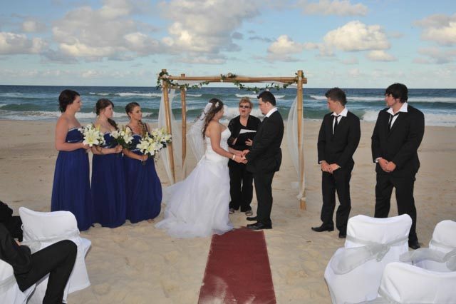Affordable Beach Weddings Packages or Marriage Celebrant Services in Gold Coast Image eClassifieds4u