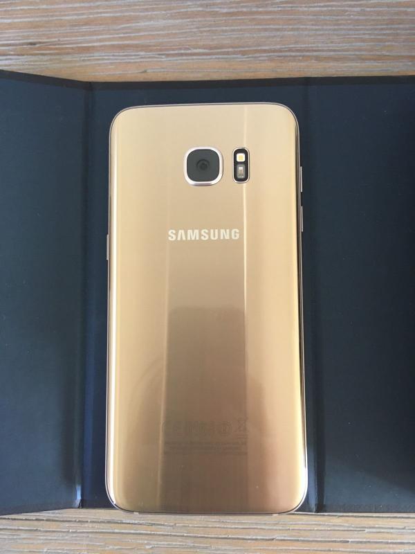 SAMSUNG GALAXY S7 EDGE GOLD SMARTPHONE FOR VERY CHEAP PRICE! Image eClassifieds4u