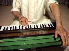 Easy To Learn Harmonium Lessons Online For Beginners Image eClassifieds4U