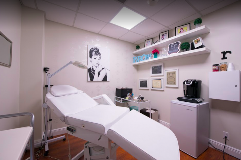 CORAL SPRINGS PRIVATE SALON SUITES FOR RENT FOR MAKE UP ARTIST,COSMETOLOGIST, HAIRSTYLIST Image eClassifieds4u