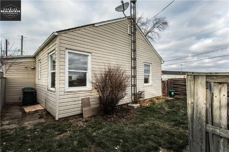 Cozy 2/1 House for Rent lots of green space Image eClassifieds4u