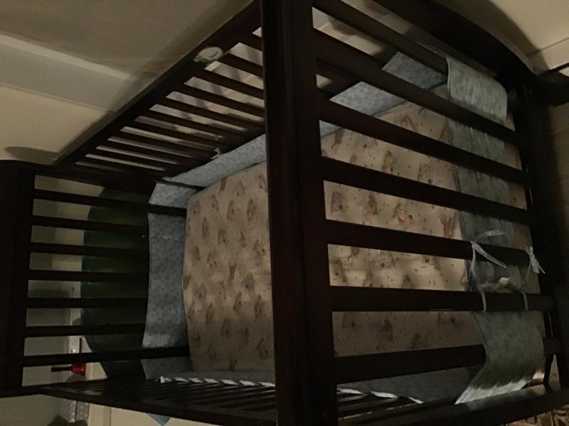 Baby crib with the mattress/ Belle bassinette avec matelas Image eClassifieds4u