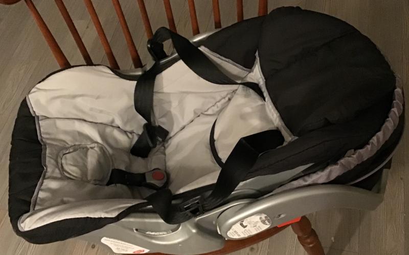 Siège auto pour bébé de moins de 10 kg (10-12mois) /Car seat for baby less than 10 kg (10-12 mont Image eClassifieds4u