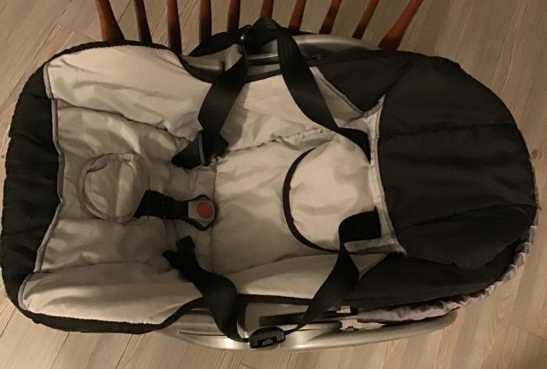 Siège auto pour bébé de moins de 10 kg (10-12mois) /Car seat for baby less than 10 kg (10-12 mont Image eClassifieds4u