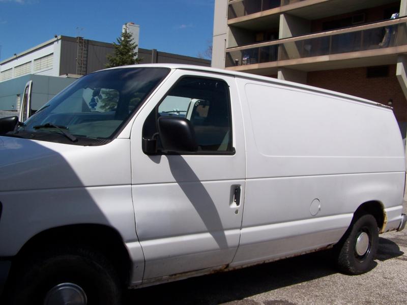 E150 Van YEAR 2000 Image eClassifieds4u