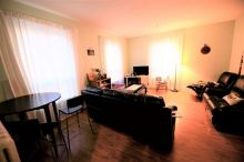 Lovely bright 1 bed &den apt $1,300 plus hydro King&Ritson Oshawa Image eClassifieds4u 1
