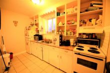 Lovely bright 1 bed &den apt $1,300 plus hydro King&Ritson Oshawa Image eClassifieds4u 4