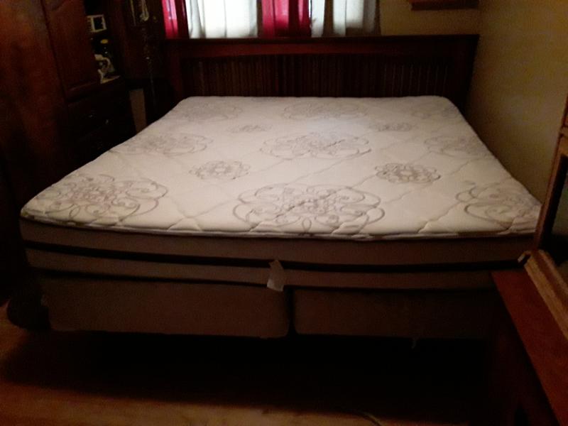 King bed-complete set-- great shape-see comments Image eClassifieds4u